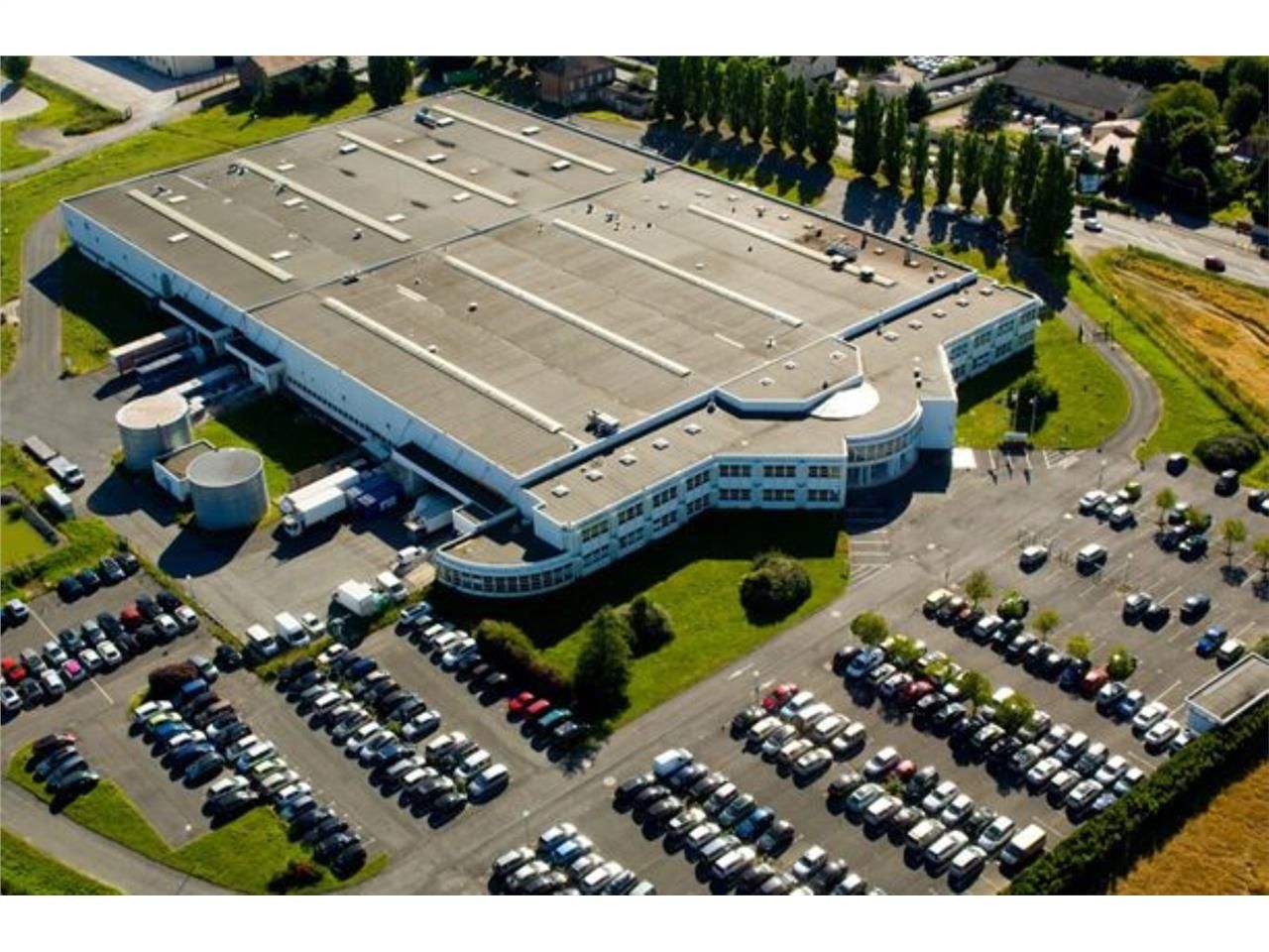 CBRE vous propose à louer, un local d'activités s