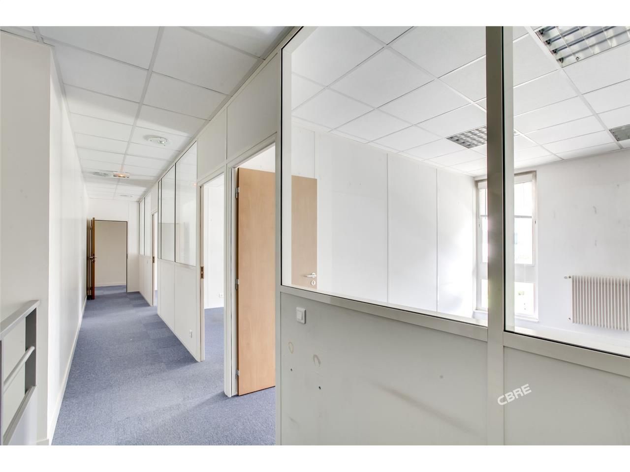 LOGISTIQUE URBAINE - CBRE vous propose à louer, u