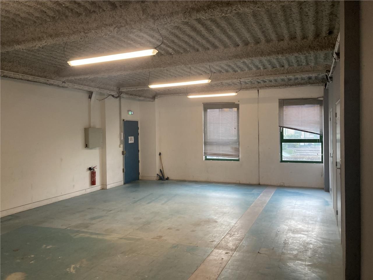 CBRE vous propose à louer dans un bâtiment à usag