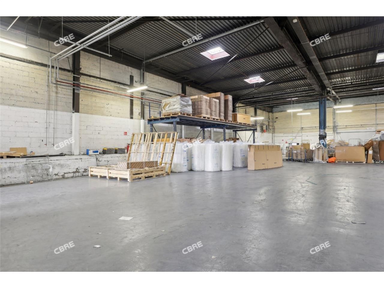 CBRE vous propose à louer un entrepôt/local d'act