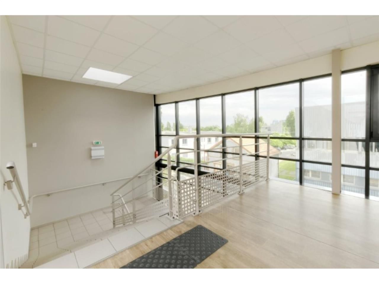 Au sein d'un parc d'activités, CBRE vous propose 