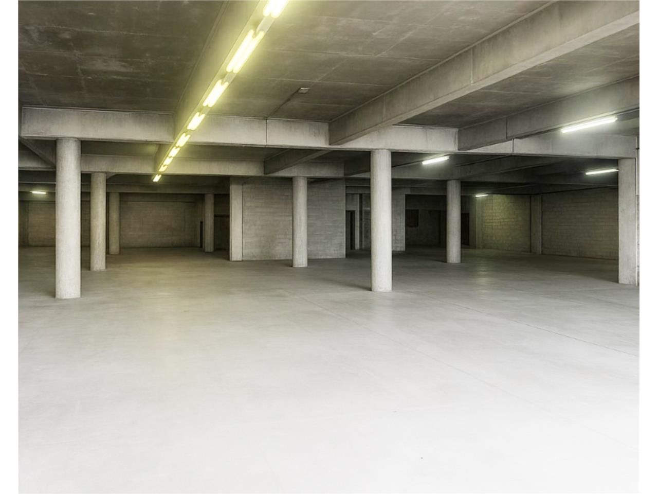 CBRE vous propose à vendre ou à louer, un entrepô