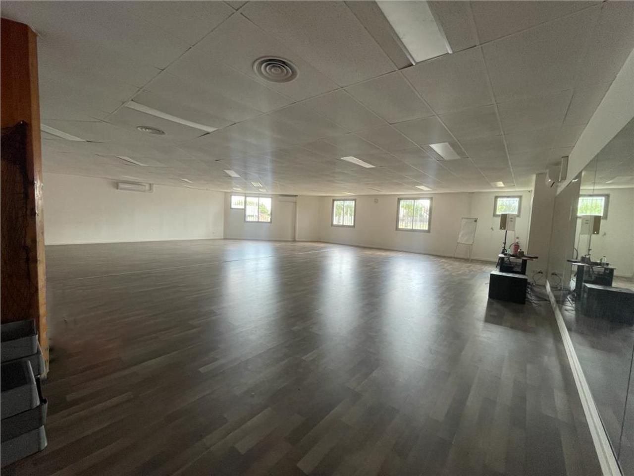 A VENDRE OU A LOUER - CBRE vous propose, sur la c