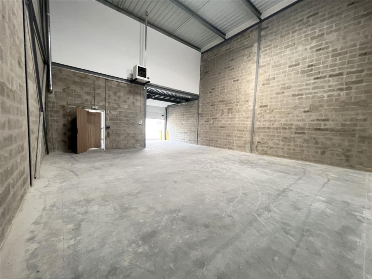 CBRE vous propose à louer, un entrepôt/local d'ac