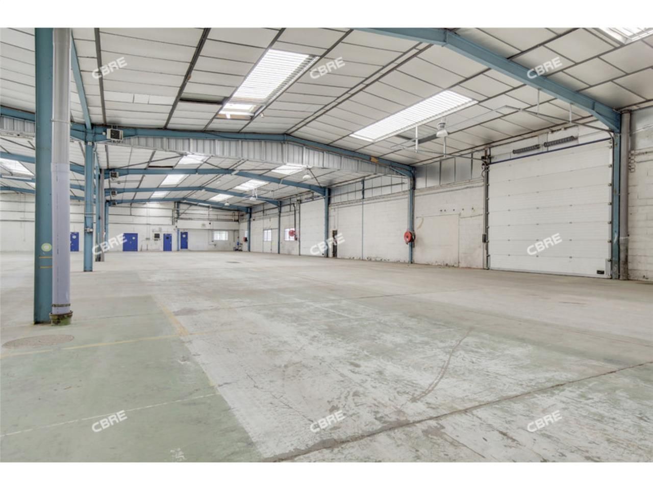 CBRE vous propose à louer, un entrepôt/local d'ac