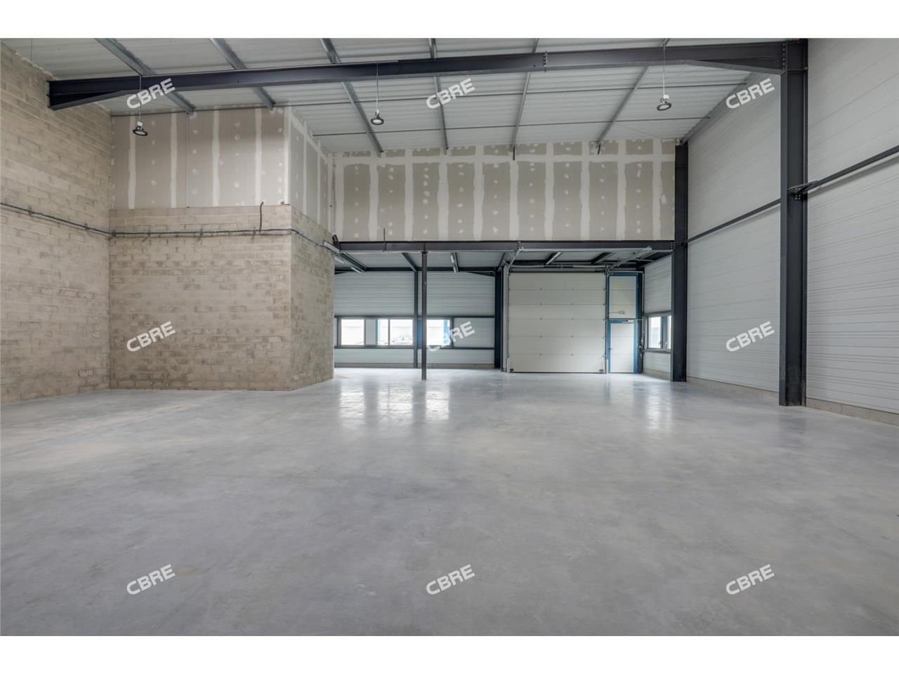CBRE vous propose à louer un entrepôt/local d'act