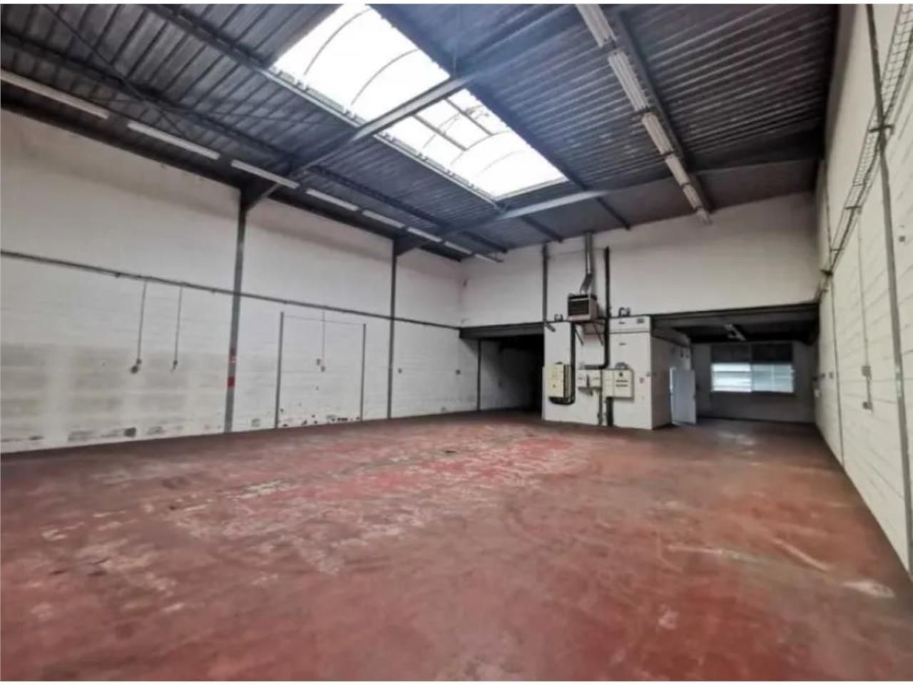 LOGISTIQUE URBAINE - CBRE vous propose à louer, u