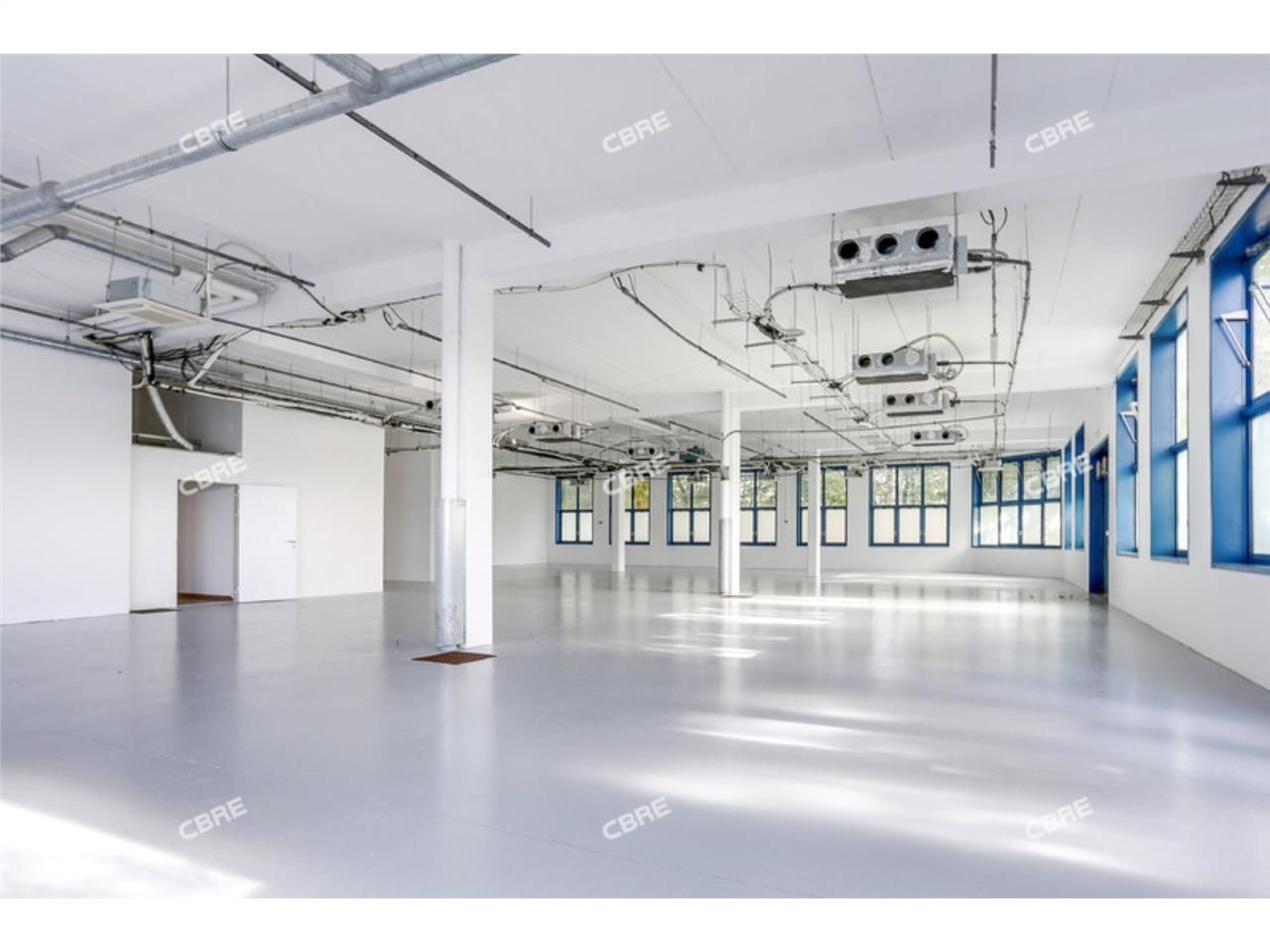 LOGISTIQUE URBAINE - CBRE vous propose à louer, u