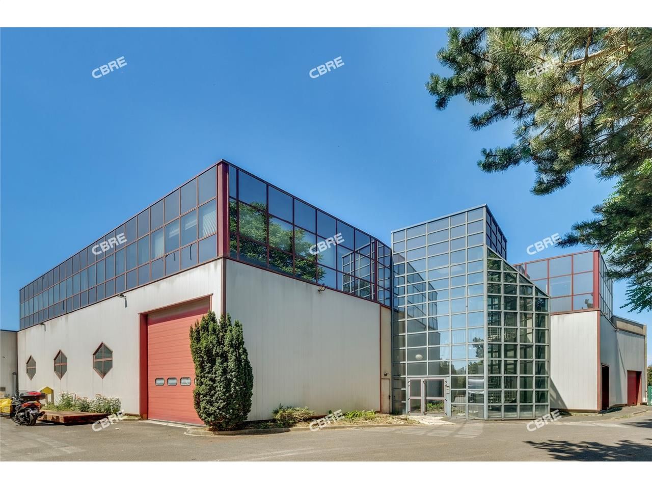 CBRE vous propose à vendre ou à louer, un entrepô