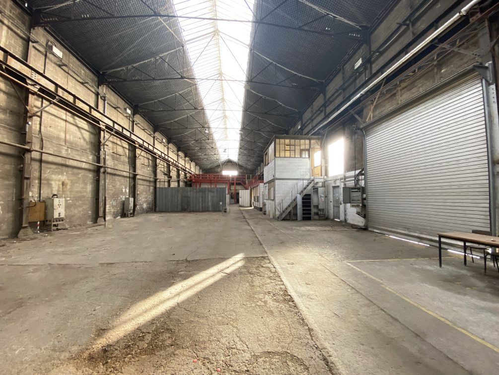 LOGISTIQUE URBAINE - A VENDRE OU A LOUER - CBRE v