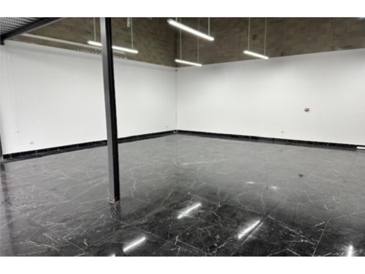 Rare sur le marché ! CBRE vous propose à louer, u