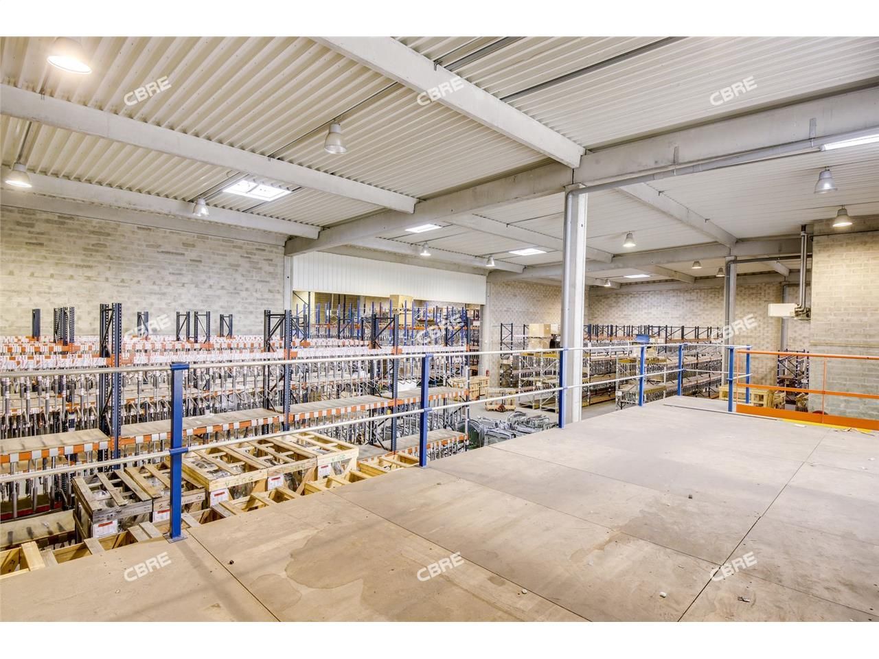CBRE vous propose à louer, un entrepôt/local d'ac
