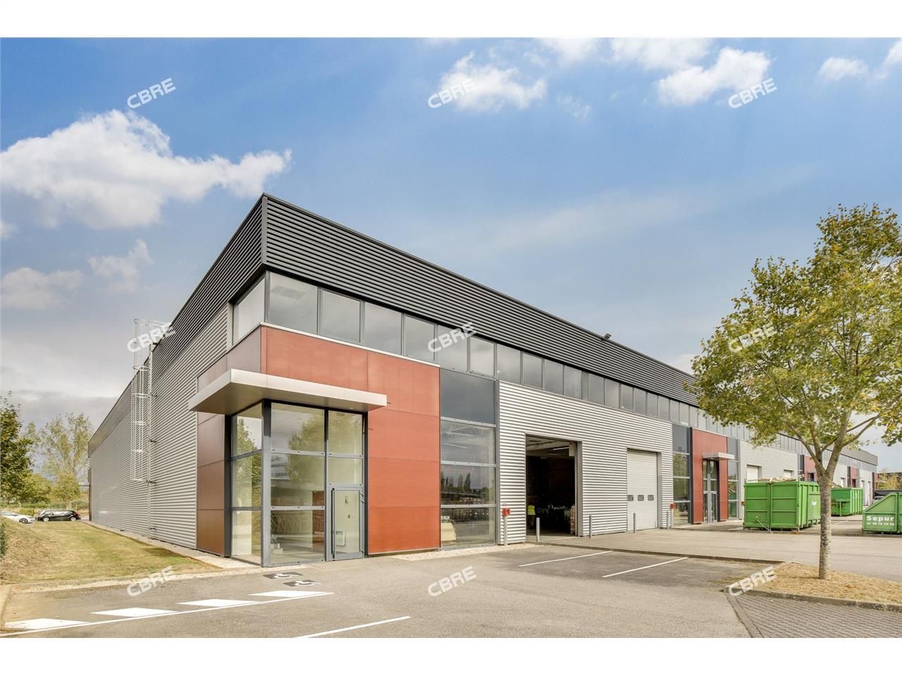 CBRE vous propose à louer, un entrepôt/local d'ac