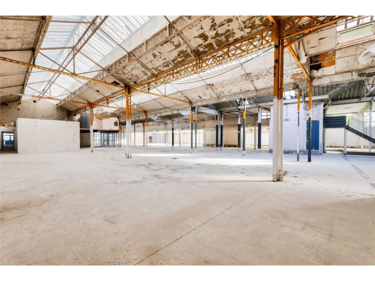 LOGISTIQUE URBAINE - CBRE vous propose à louer, u