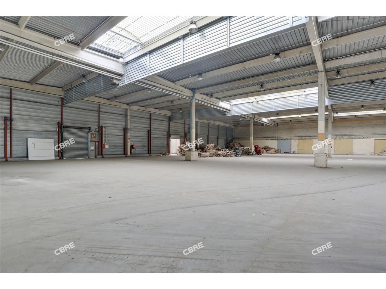 LOGISTIQUE URBAINE - A LOUER - CBRE vous propose