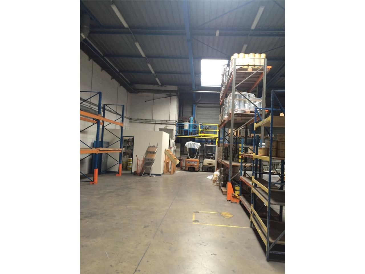 CBRE vous propose à louer, un bâtiment indépendan