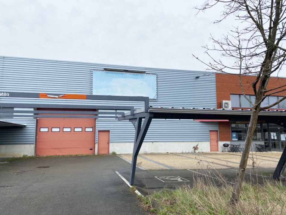 CBRE vous propose à vendre, un entrepôt/local d'a