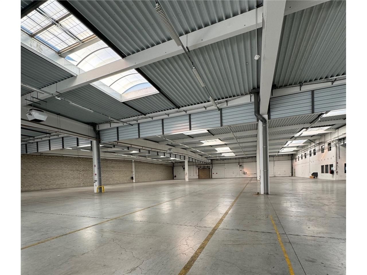 CBRE vous propose à louer un entrepôt/local d'act