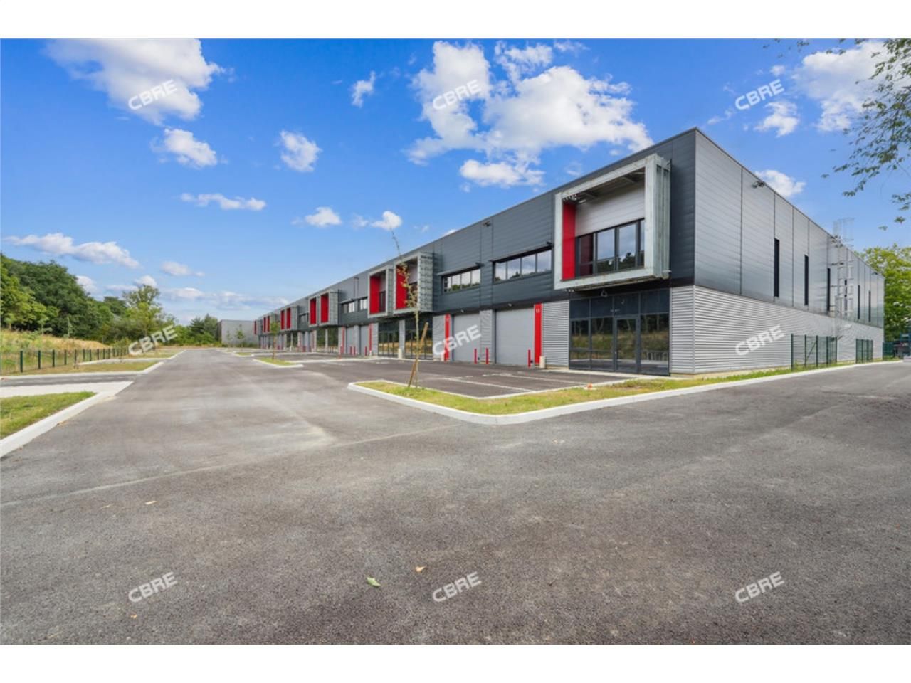 CBRE vous propose à louer, un entrepôt/local d'ac