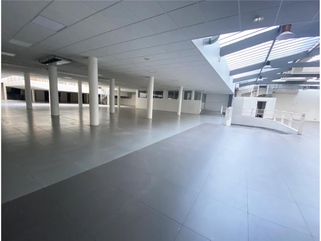 Rare sur le secteur! CBRE vous propose à louer, u