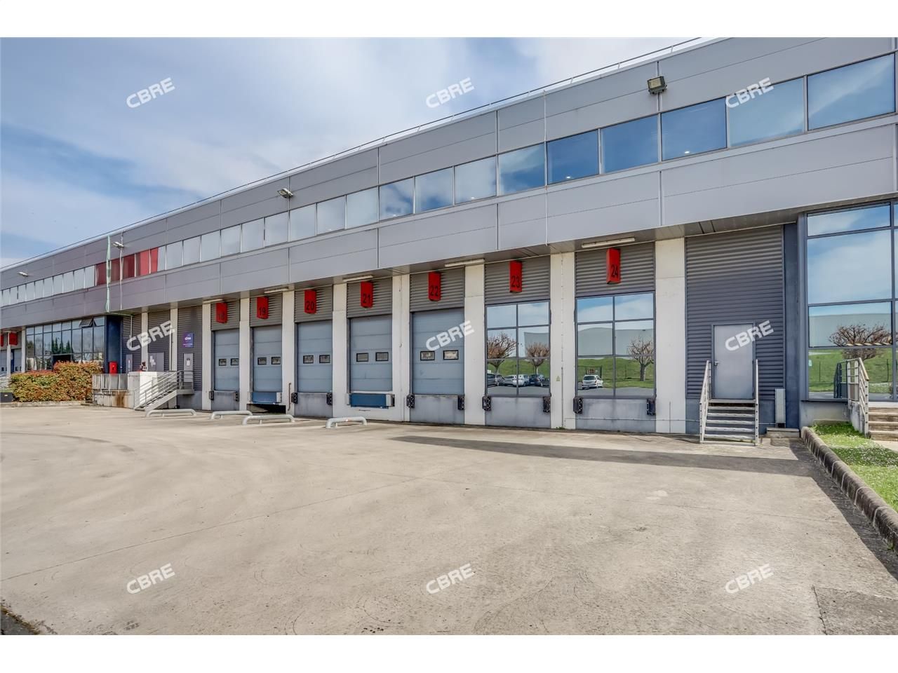 CBRE vous propose à louer un entrepôt/local d'act