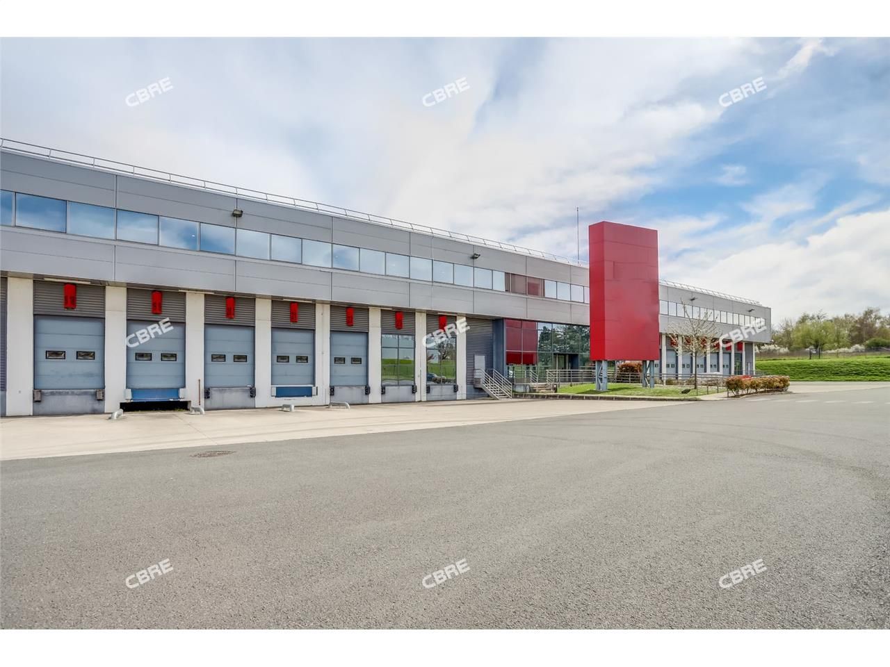 CBRE vous propose à louer un entrepôt/local d'act