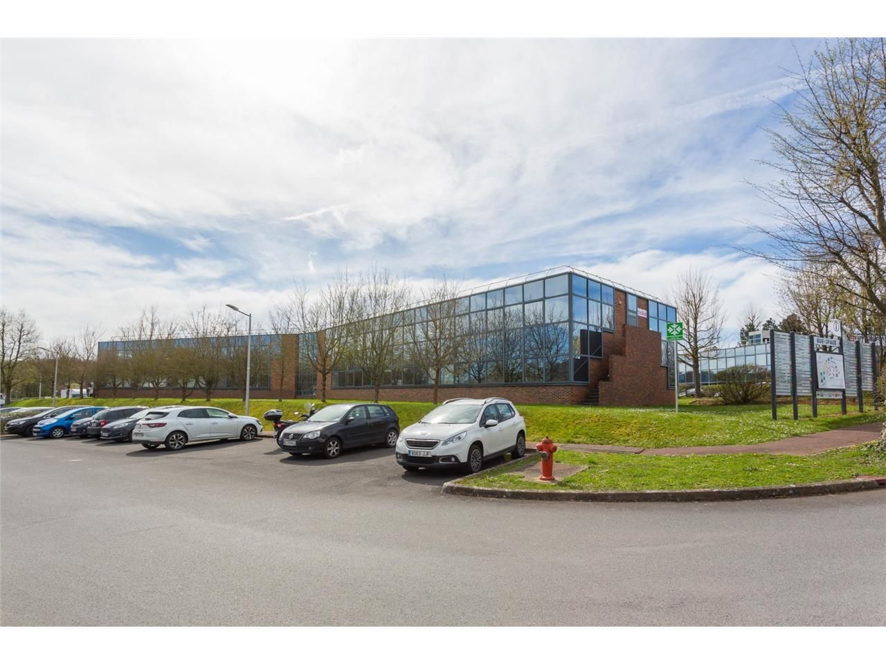 A LOUER - CBRE vous propose, sur la commune de Bi