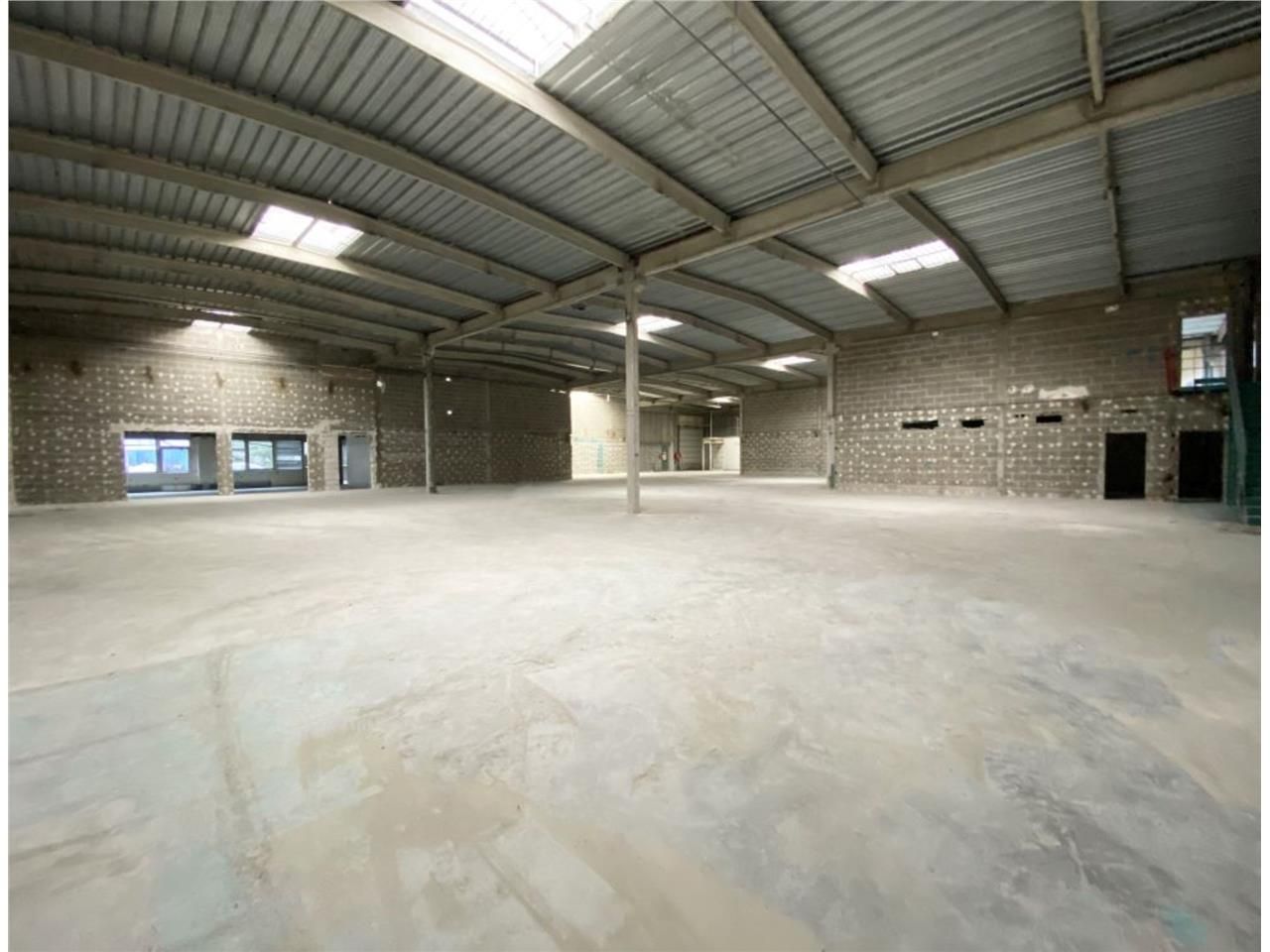 CBRE vous propose à louer, un entrepôt/local d'ac