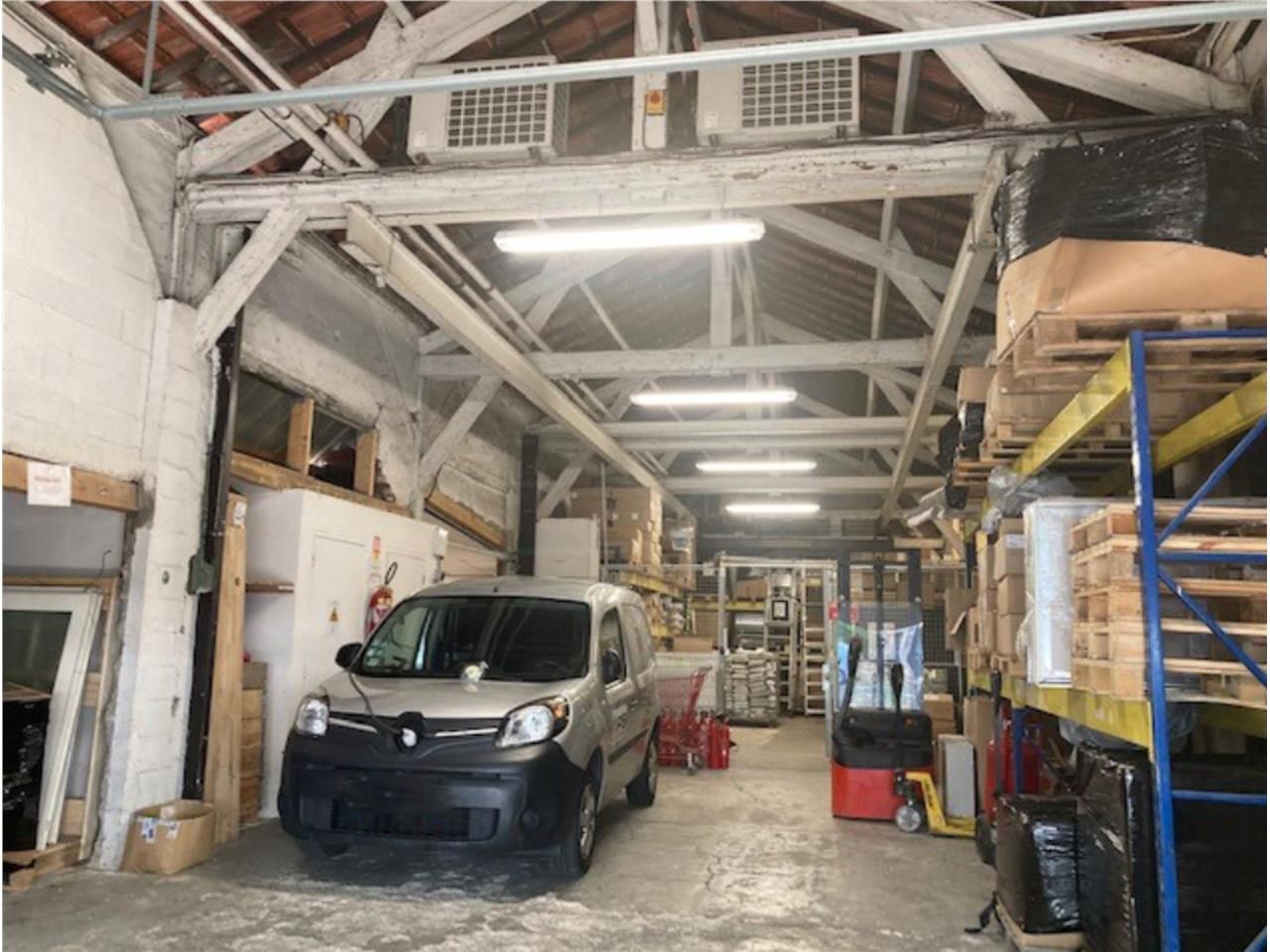 CBRE vous propose à vendre, un entrepôt/local d'a