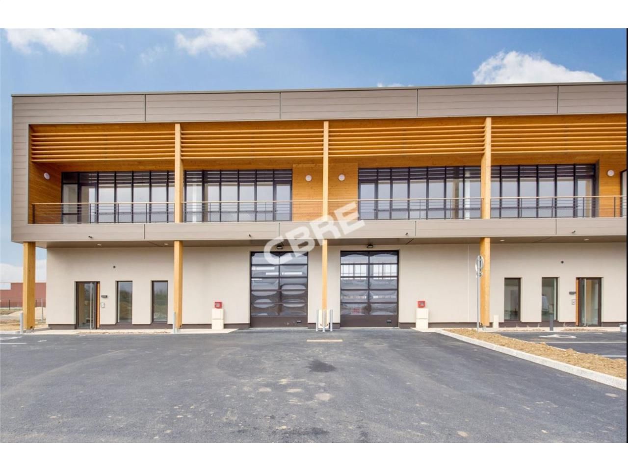 CBRE vous propose à louer, un entrepôt/local d'ac