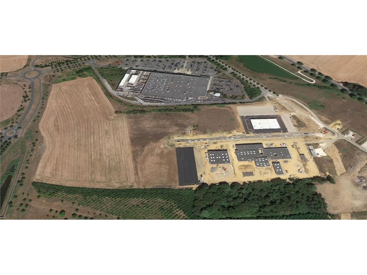 CBRE vous propose à vendre un terrain situé sur l