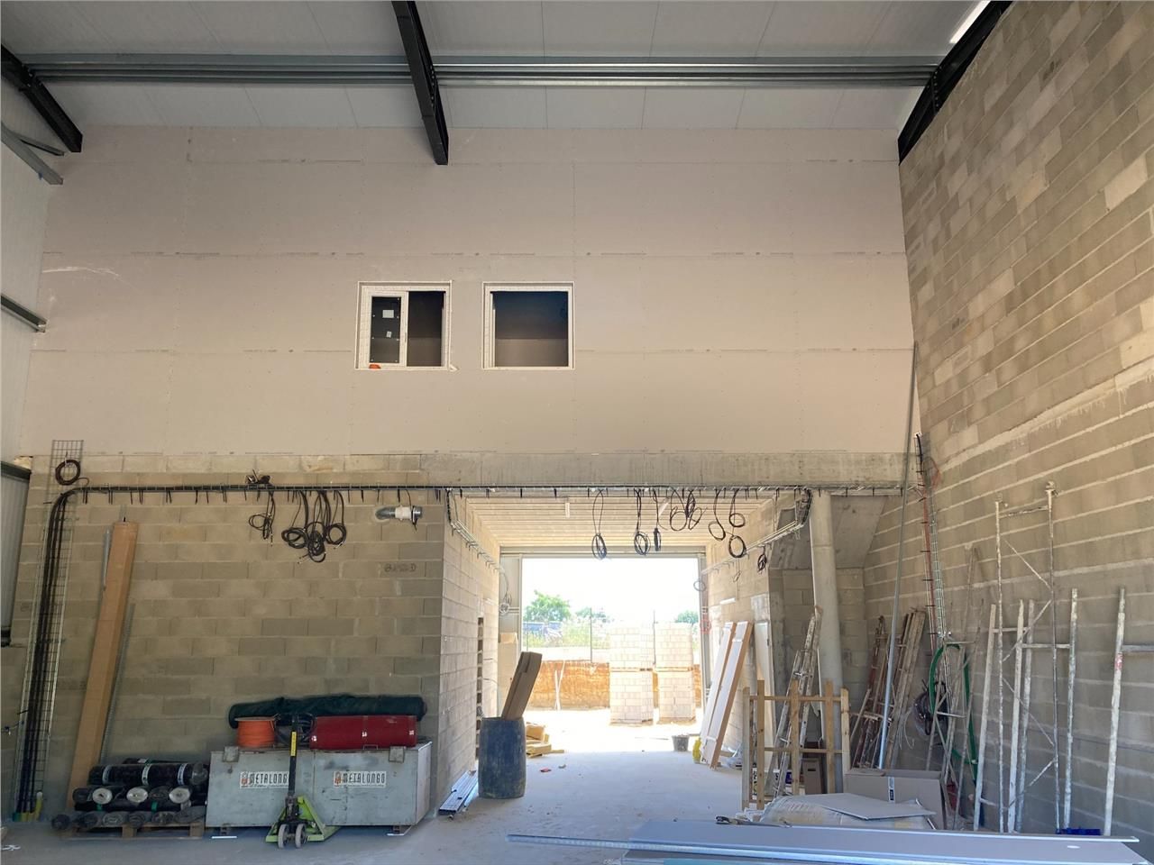 A LOUER - CBRE vous propose au sein de la ZA des