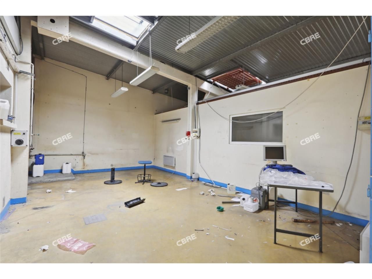 CBRE vous propose à louer, un entrepôt/local d'ac