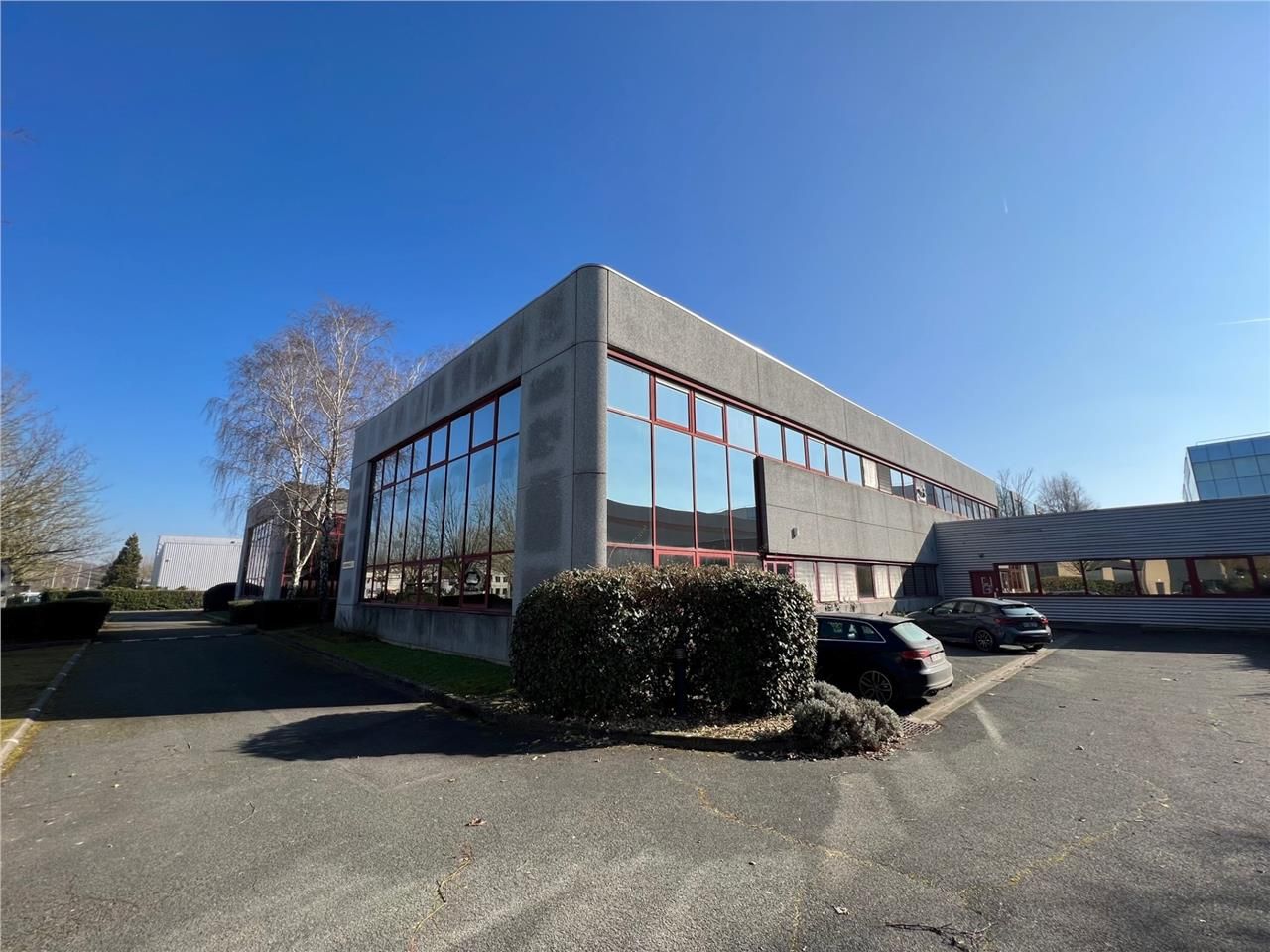 CBRE vous propose à vendre ou à louer un bâtiment