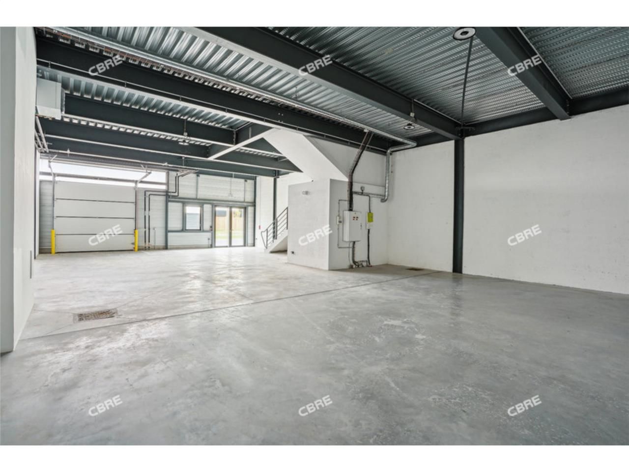 LOGISTIQUE URBAINE - CBRE vous propose à louer, u
