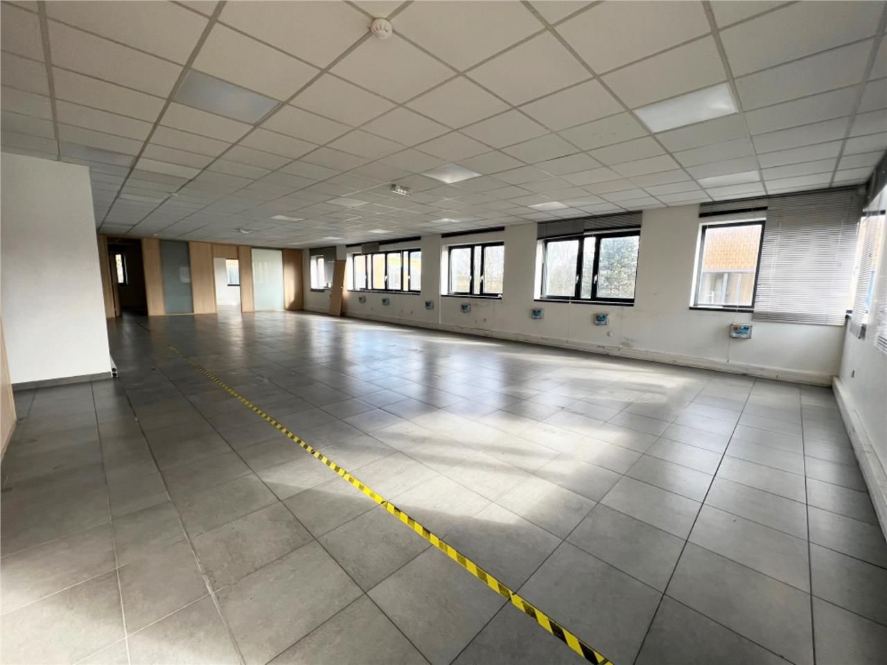 CBRE vous propose à vendre ou à louer, un entrepô