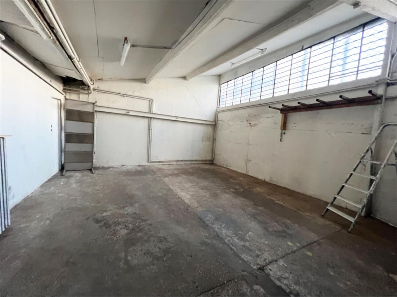 CBRE vous propose à louer, un entrepôt/local d'ac