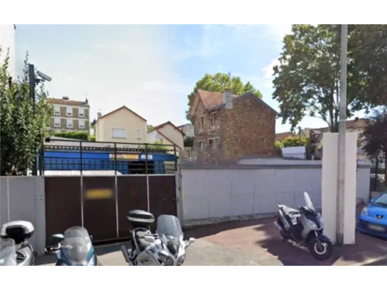 A VENDRE - CBRE vous propose sur la commune de Ca