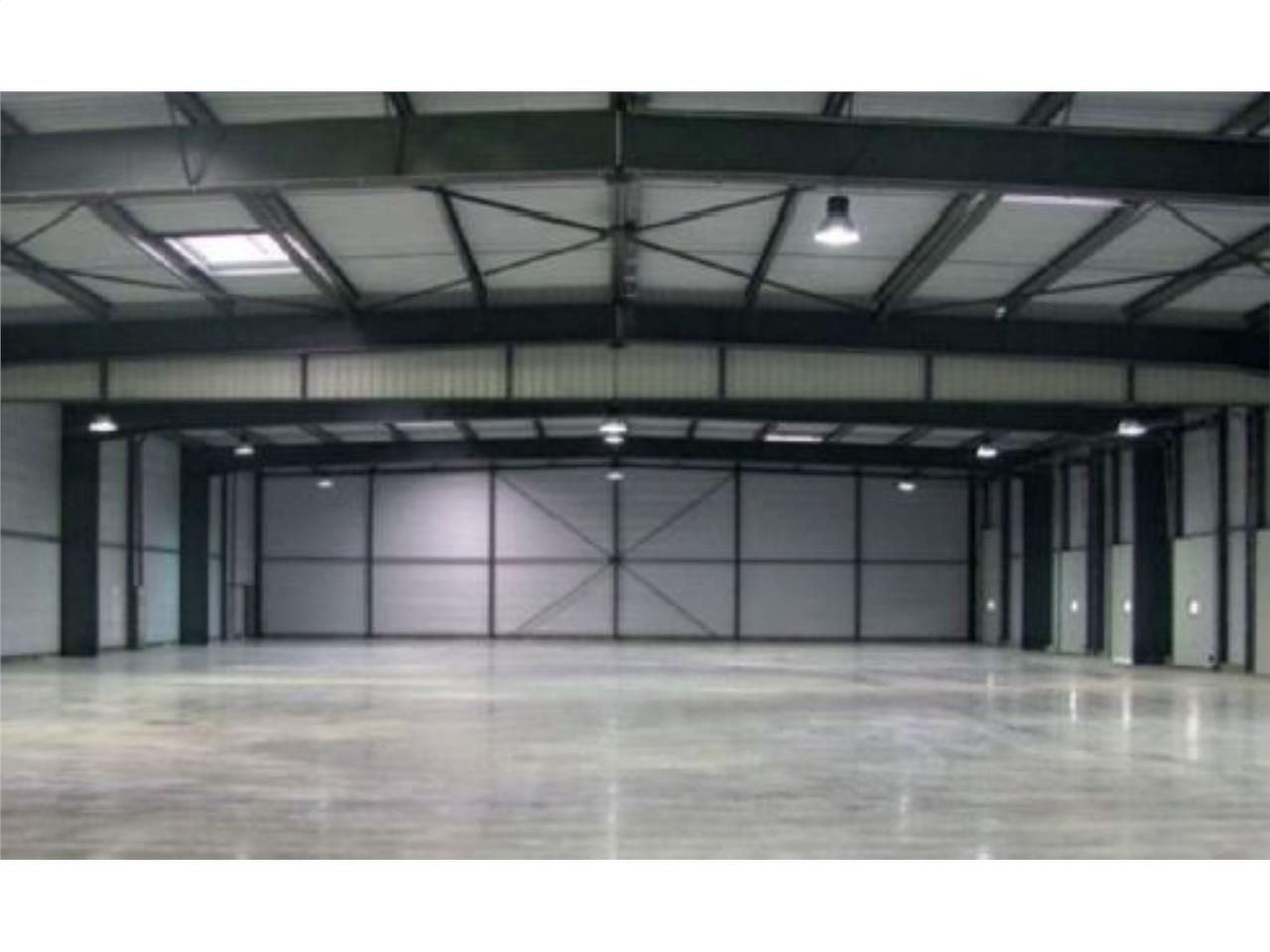 CBRE vous propose à vendre, un entrepôt/local d'a