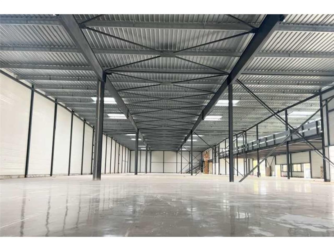 LOGISTIQUE URBAINE - Rare sur le secteur! CBRE vo