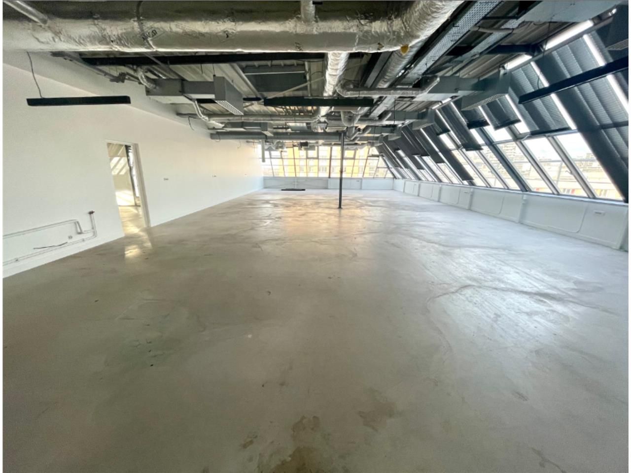 LOGISTIQUE URBAINE - CBRE vous propose à louer un