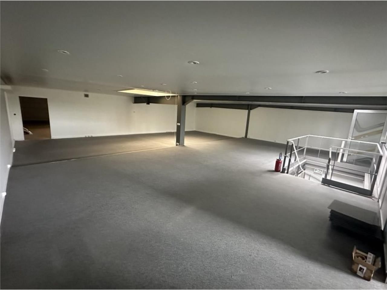 CBRE vous propose à louer, un entrepôt/local d'ac