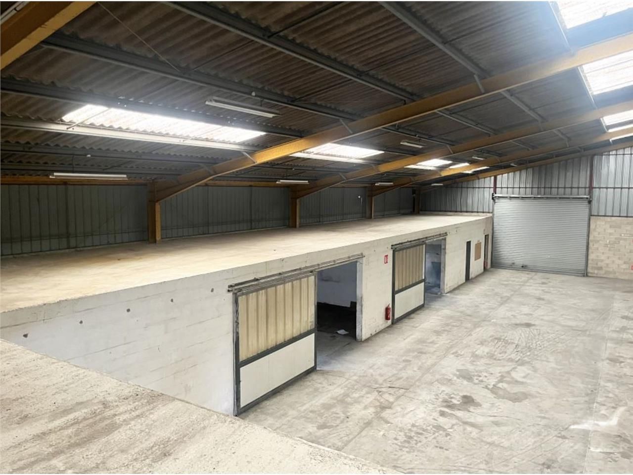 CBRE vous propose à louer, un entrepôt/local d'ac