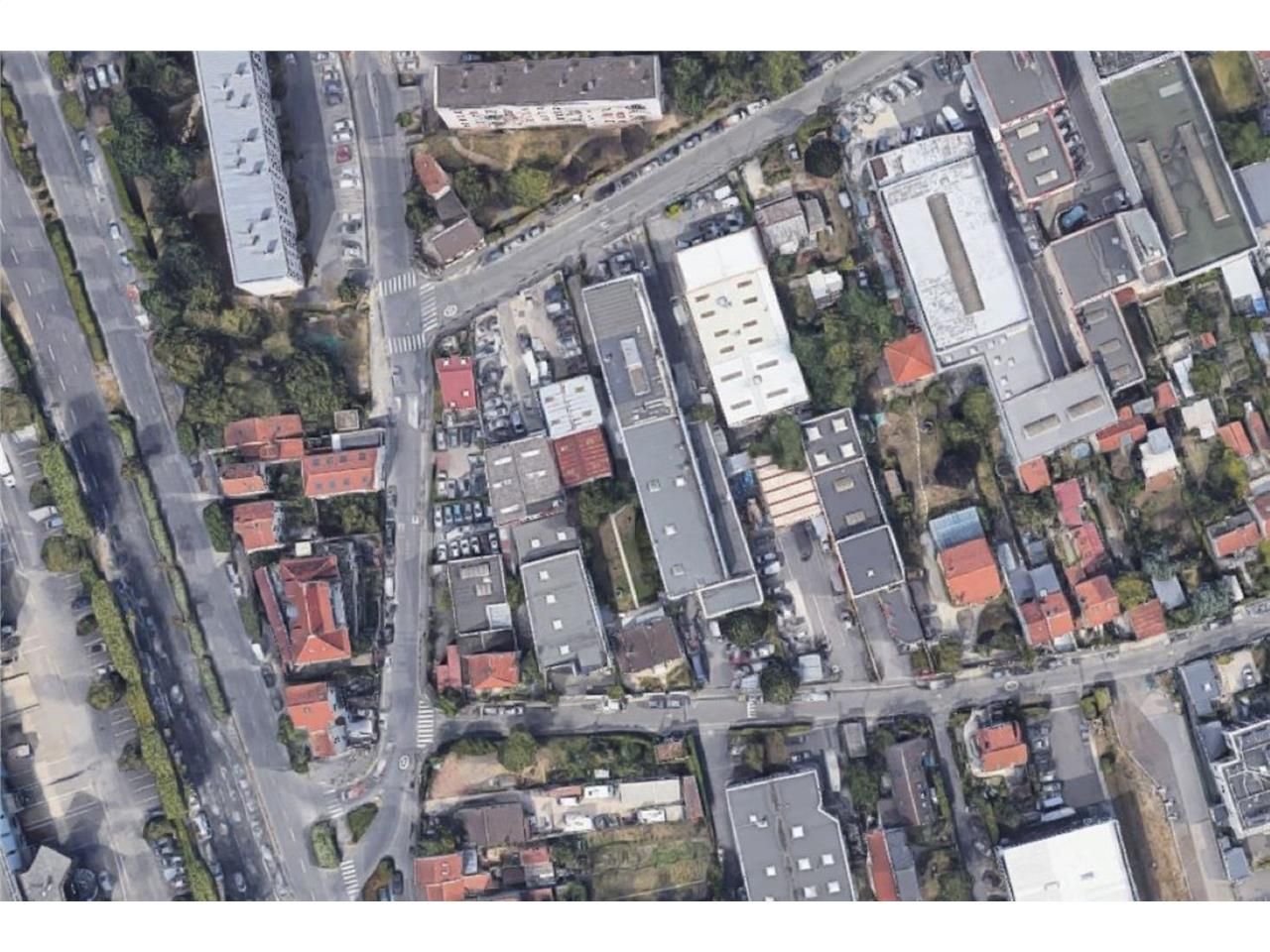 A LOUER - CBRE vous propose sur la commune de Fon