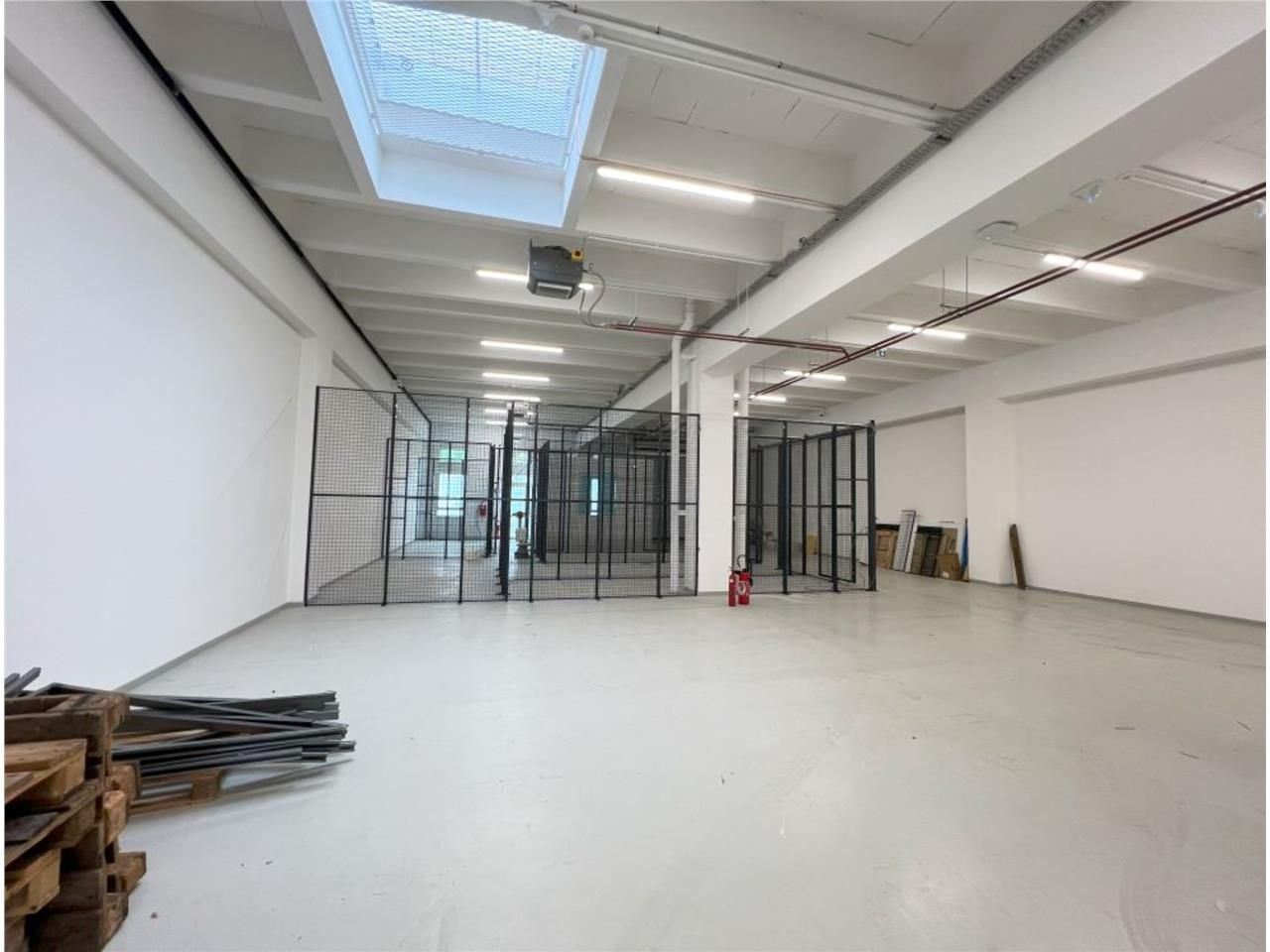 LOGISTIQUE URBAINE - A LOUER - CBRE vous propose 