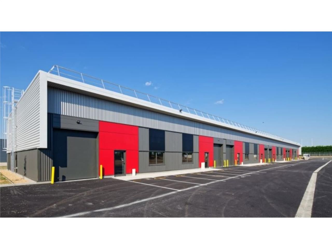 A LOUER - CBRE vous propose sur la commune de Dre