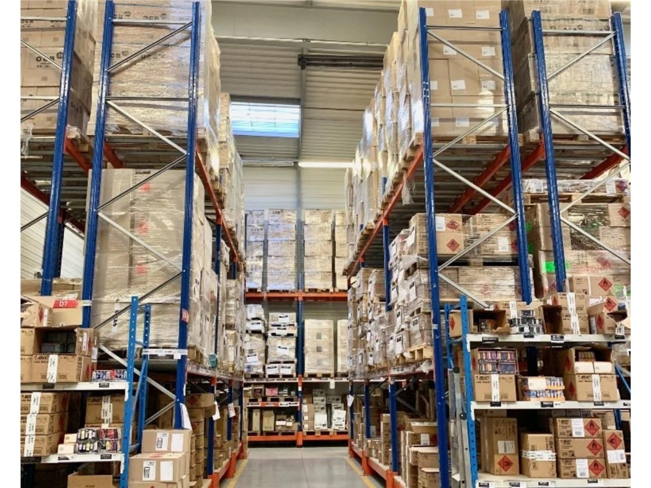 CBRE vous propose à louer, des locaux d'activités