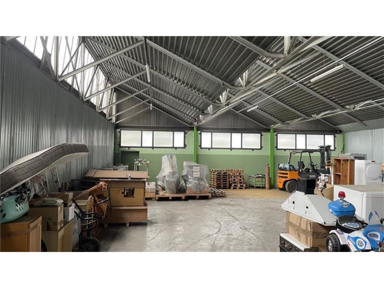 CBRE vous propose à louer, un entrepôt/local d'ac