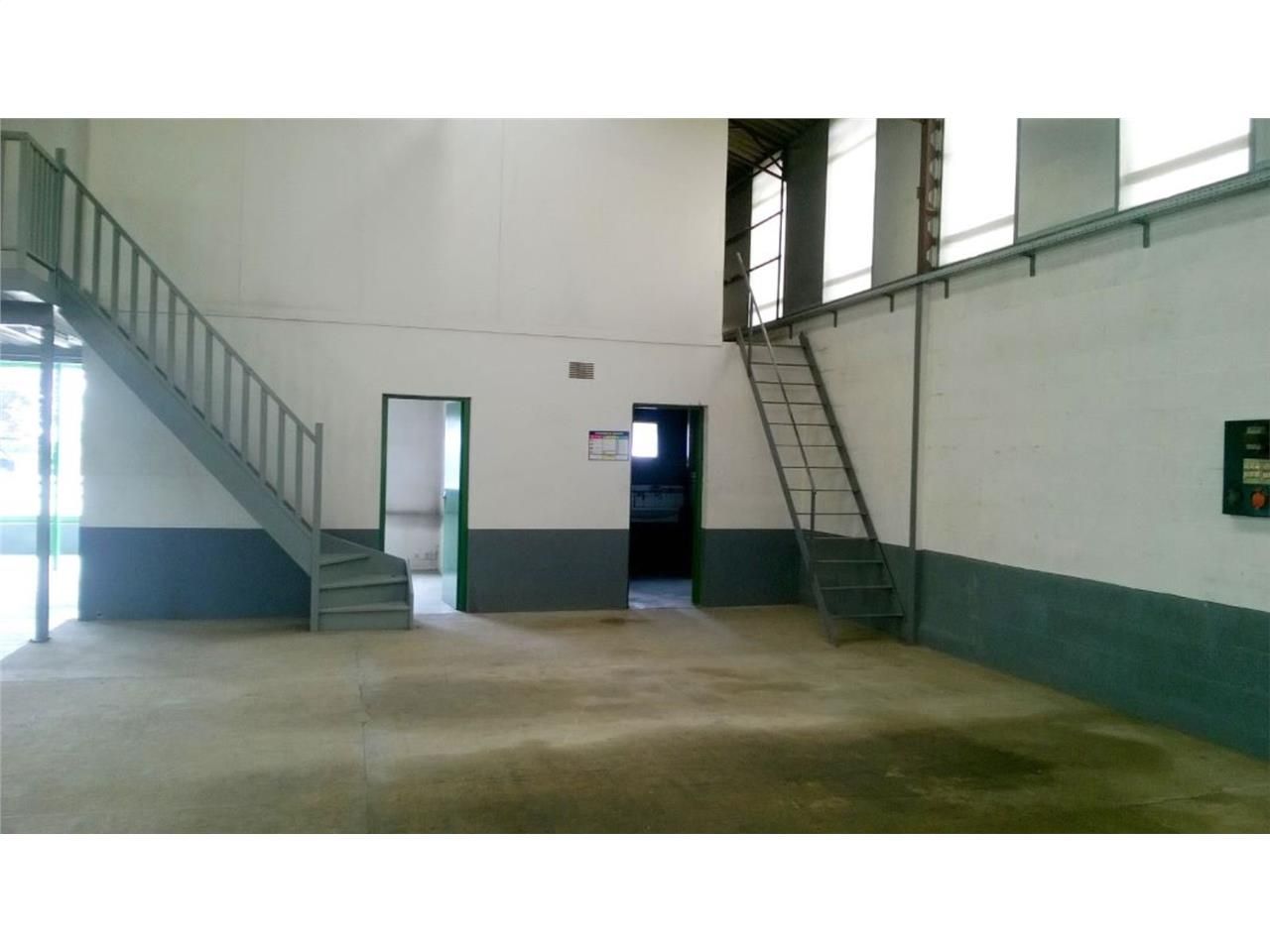 CBRE vous propose à vendre ou à louer, un entrepô