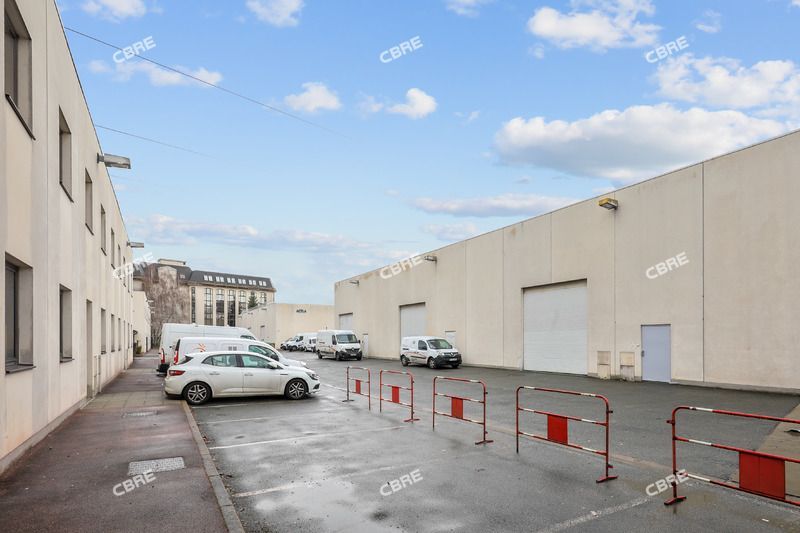 LOGISTIQUE URBAINE - CBRE vous propose à louer, u